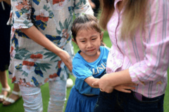 要想宝宝上幼儿园适应快，在娃入园前或刚入园，别总这样吓唬孩子
